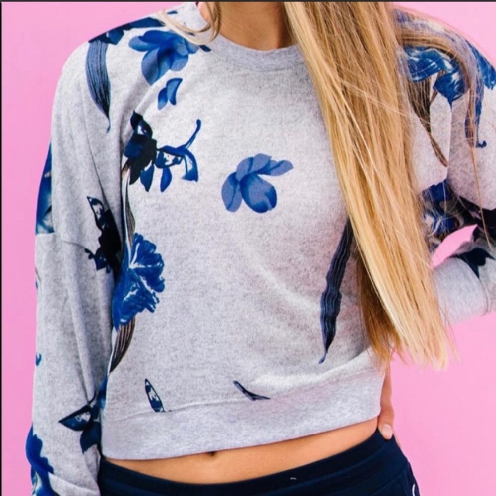 Zyia Active lightweight sweater size large